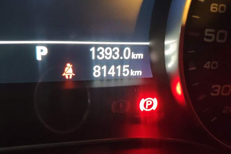 Used Audi A6L 2012 TFSI Standard Model Odometer Close Up