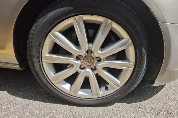 Used Audi A6L 2012 35 FSI Comfort Model Right Front Wheel Hub