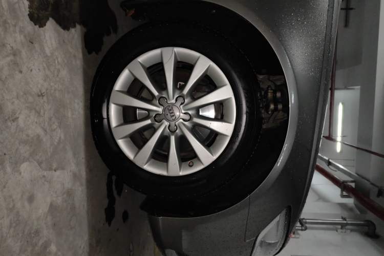 Used Audi A6L 2012 TFSI Standard Model Right Front Wheel Hub