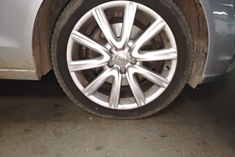 Used Audi A6L 2012 TFSI Standard Model Right Front Wheel Hub