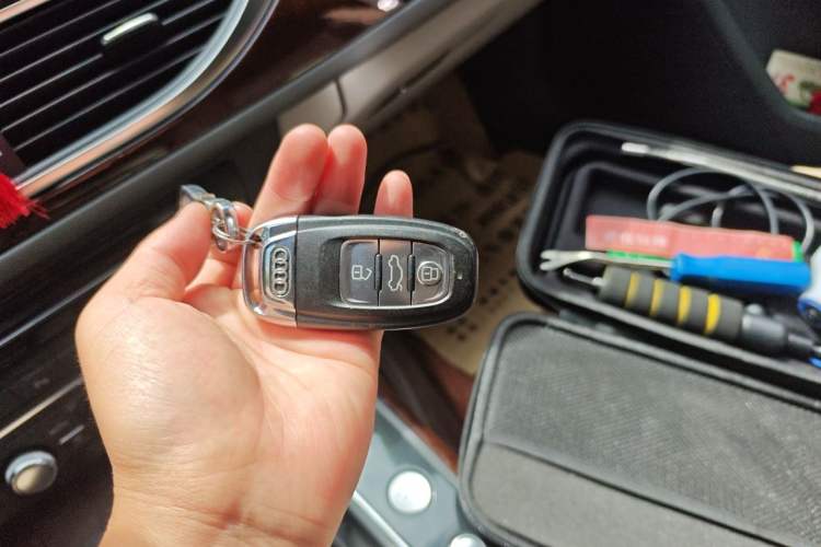 Used Audi A6L 2012 35 FSI Comfort Model Vehicle Key