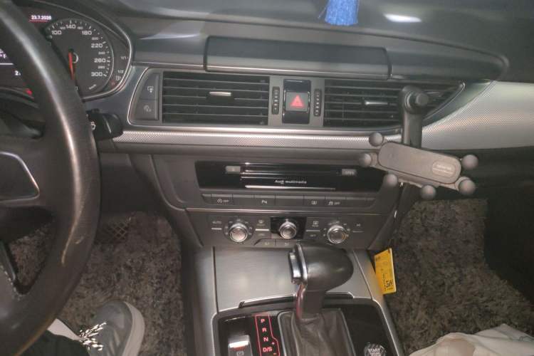 Used Audi A6L 2012 TFSI Standard Model Audio And AC Panel