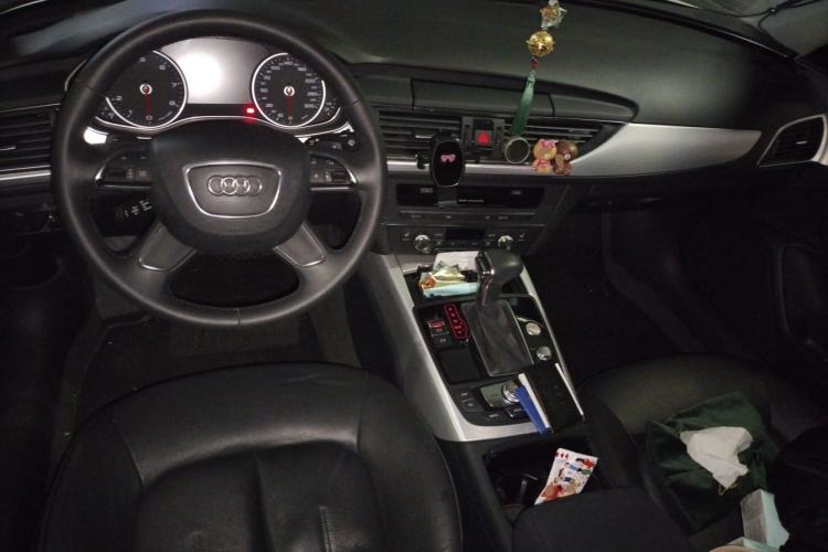 Used Audi A6L 2012 TFSI Comfort Model Center Console