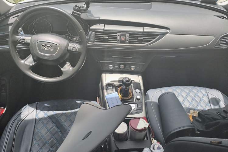 Used Audi A6L 2012 TFSI Manual Base Model Center Console