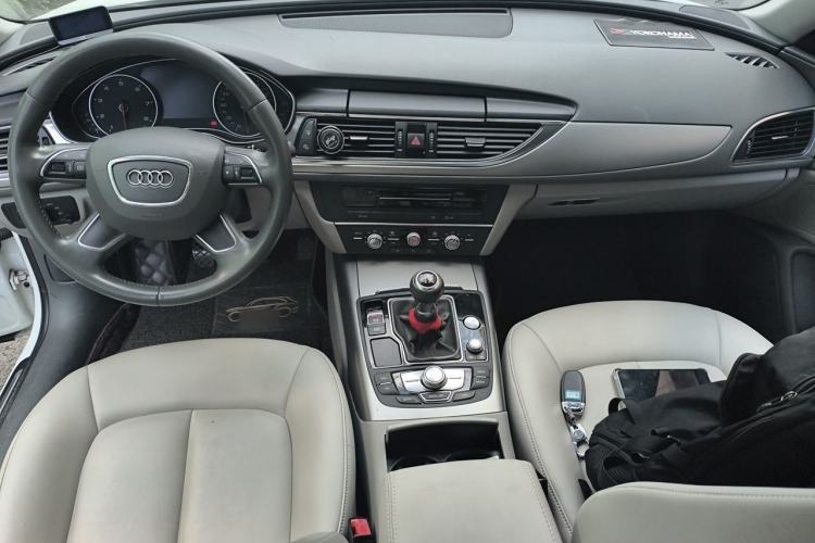 Used Audi A6L 2012 TFSI Manual Base Model Center Console