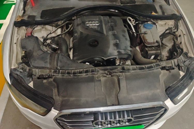 Used Audi A6L 2012 TFSI Standard Model Engine Bay