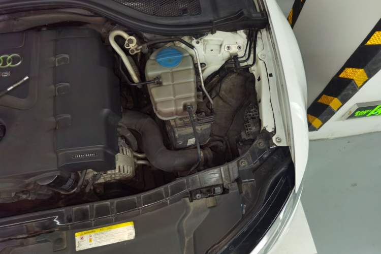 Used Audi A6L 2012 TFSI Standard Model Engine Bay Left