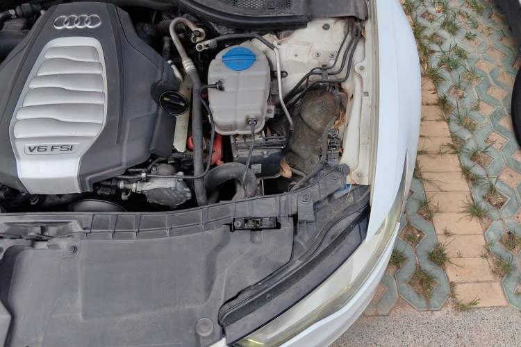 Used Audi A6L 2012 30 FSI Comfort Model Engine Bay Left