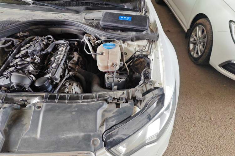 Used Audi A6L 2012 TFSI Standard Model Engine Bay Left