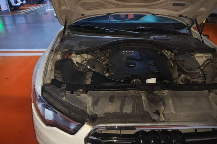 Used Audi A6L 2012 TFSI Standard Model Engine Bay Right
