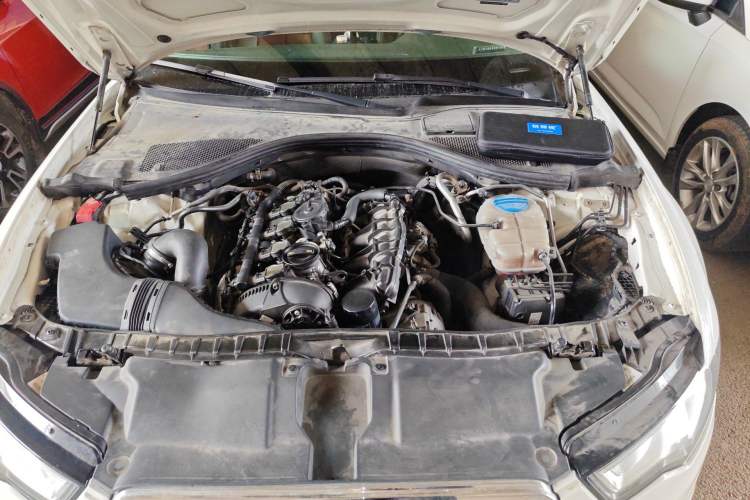 Used Audi A6L 2012 TFSI Standard Model Engine Bay