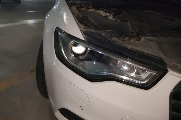 Used Audi A6L 2012 TFSI Standard Model Right Front Headlight