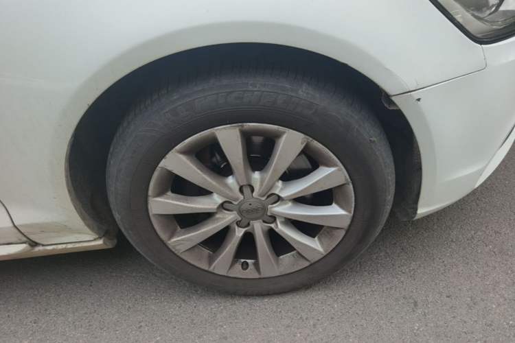 Used Audi A6L 2012 TFSI Standard Model Right Front Wheel Hub