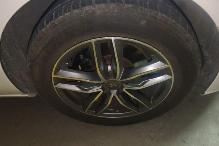 Used Audi A6L 2012 TFSI Standard Model Right Front Wheel Hub