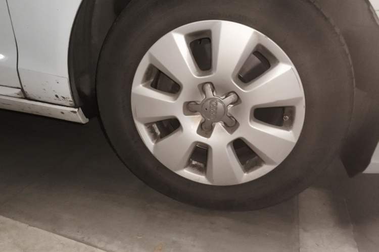 Used Audi A6L 2012 TFSI Manual Base Model Right Front Wheel Hub