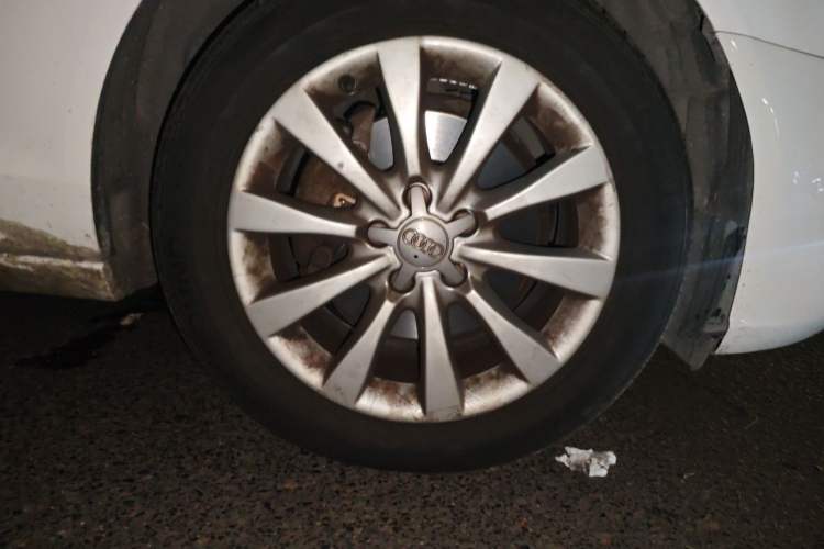 Used Audi A6L 2012 TFSI Standard Model Right Front Wheel Hub