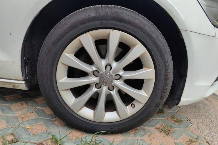 Used Audi A6L 2012 30 FSI Comfort Model Right Front Wheel Hub