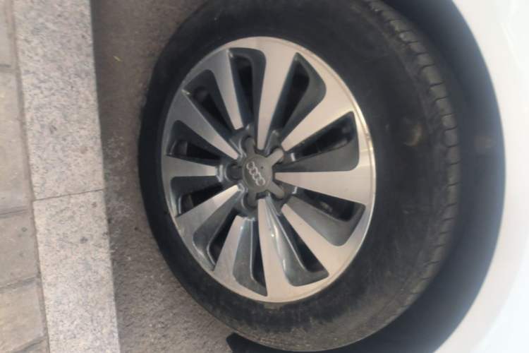 Used Audi A6L 2012 TFSI Comfort Model Right Front Wheel Hub