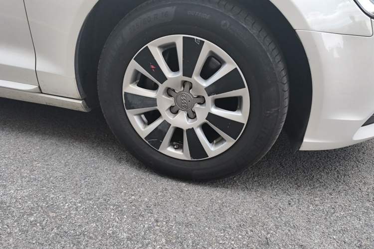 Used Audi A6L 2012 TFSI Manual Base Model Right Front Wheel Hub