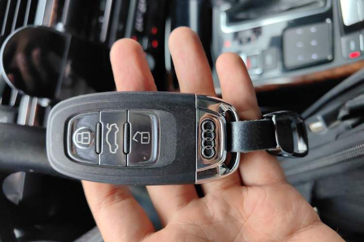 Used Audi A6L 2012 30 FSI Comfort Model Vehicle Key