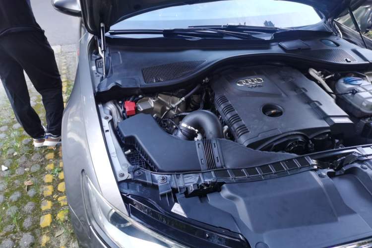 Used Audi A6L 2012 TFSI Standard Model Engine Bay Right