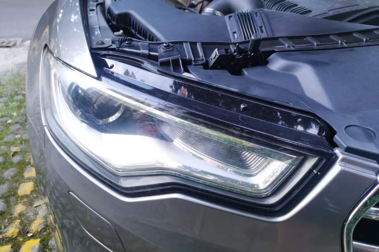 Used Audi A6L 2012 TFSI Standard Model Right Front Headlight