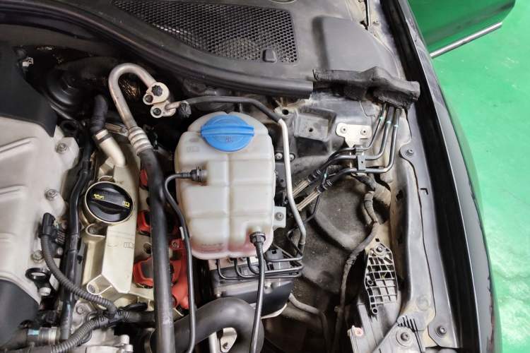 Used Audi A6L  Engine Bay Left