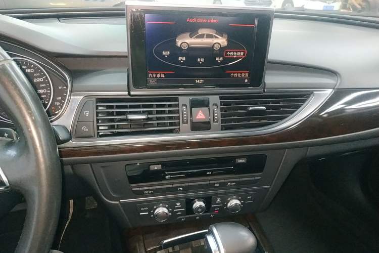 Used Audi A6L 2014 TFSI Standard Model Audio And AC Panel