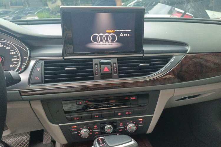 Used Audi A6L 2014 TFSI Standard Model Audio And AC Panel