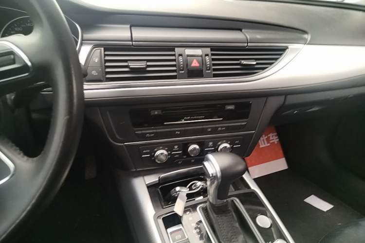 Used Audi A6L 2014 TFSI Standard Model Audio And AC Panel