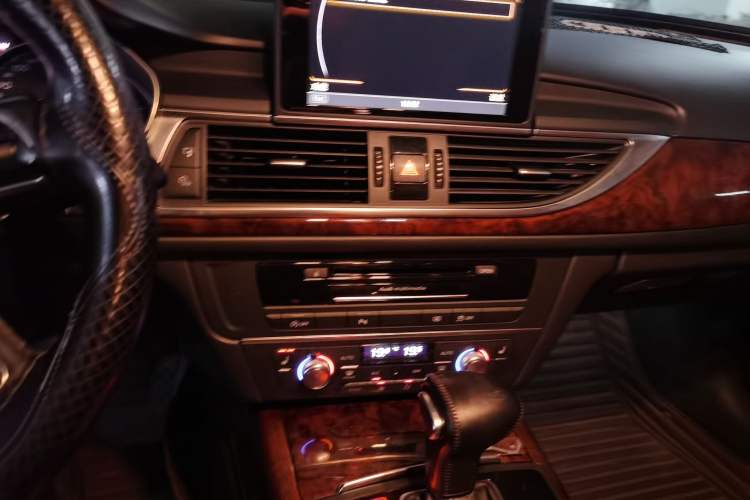 Used Audi A6L 2014 30 FSI Comfort Model Audio And AC Panel