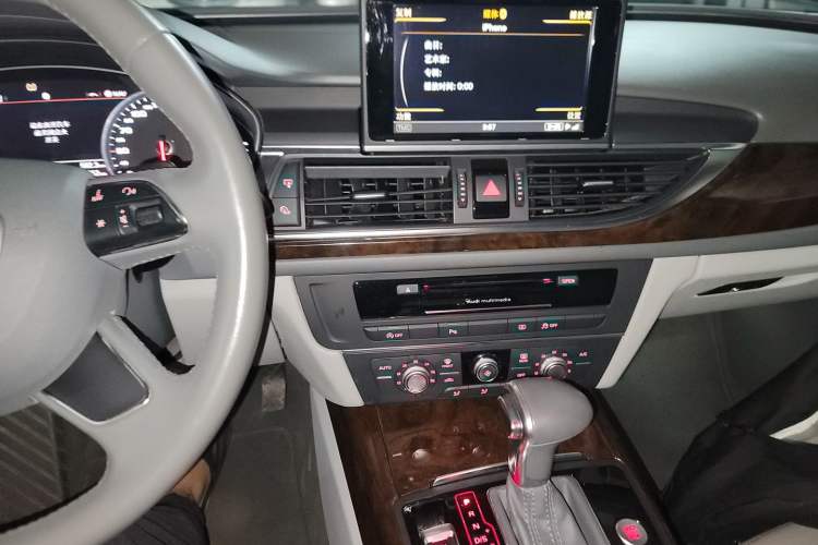 Used Audi A6L 2014 TFSI Standard Model Audio And AC Panel
