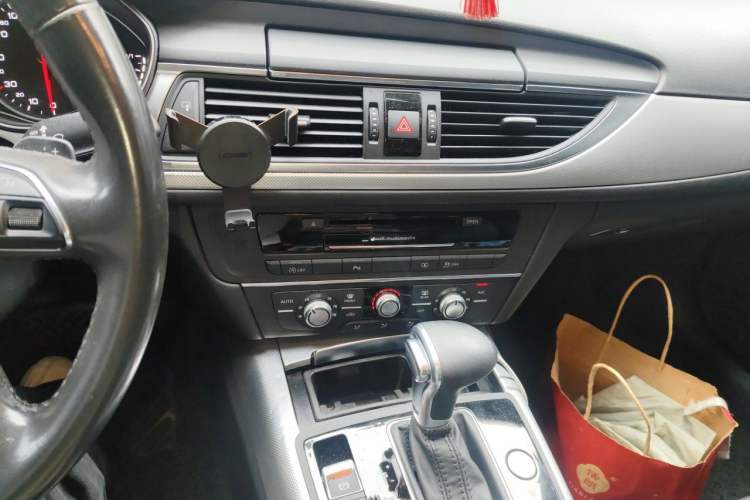 Used Audi A6L 2014 TFSI Standard Model Audio And AC Panel