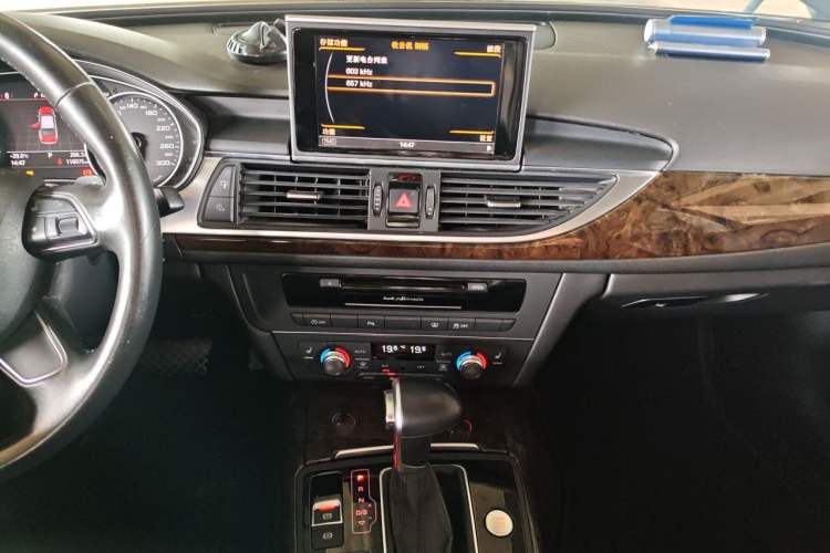 Used Audi A6L 2014 TFSI Comfort Model Audio And AC Panel