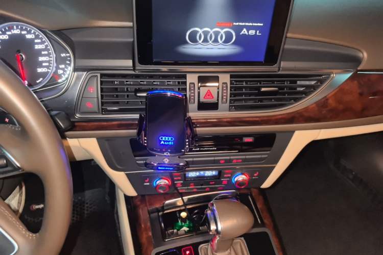 Used Audi A6L 2014 30 FSI Comfort Model Audio And AC Panel