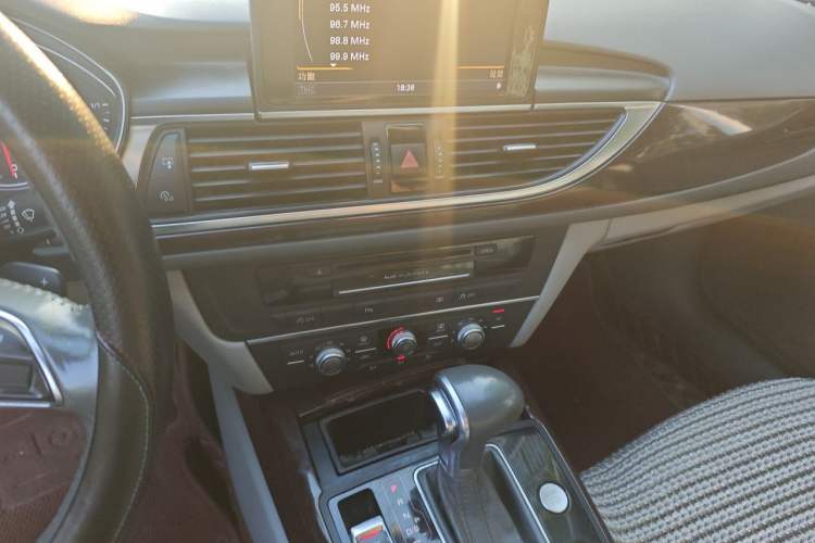 Used Audi A6L 2014 TFSI Standard Model Audio And AC Panel