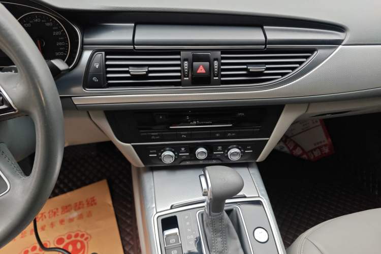 Used Audi A6L 2014 TFSI Standard Model Audio And AC Panel