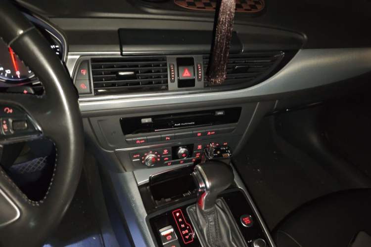 Used Audi A6L 2014 TFSI Standard Model Audio And AC Panel