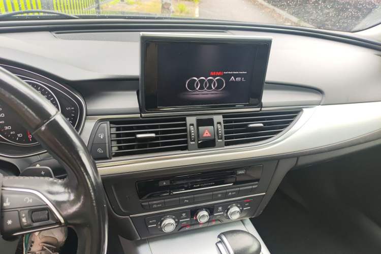 Used Audi A6L 2014 TFSI Standard Model Audio And AC Panel