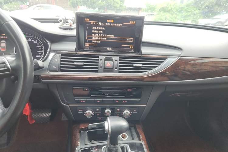 Used Audi A6L 2014 30 FSI Technology Model Audio And AC Panel