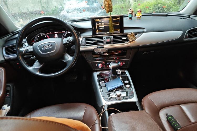 Used Audi A6L 2014 TFSI Comfort Model Center Console