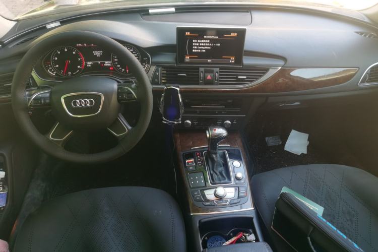 Used Audi A6L 2014 30 FSI Comfort Model Center Console