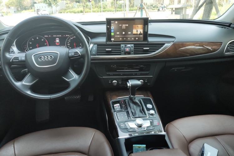 Used Audi A6L 2014 30 FSI Luxury Model Center Console