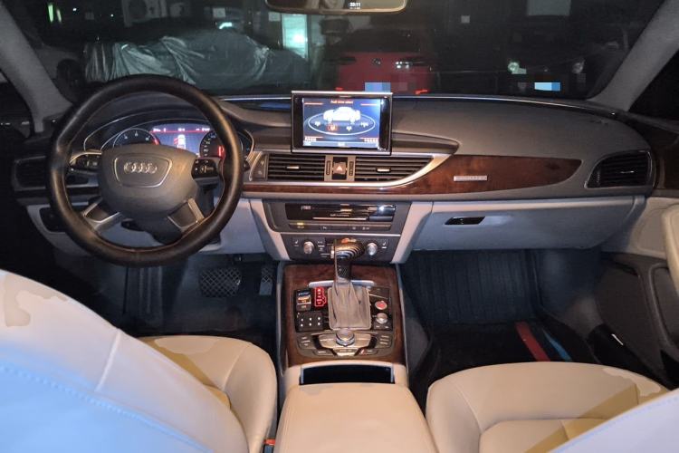 Used Audi A6L 2014 30 FSI Luxury Model Center Console