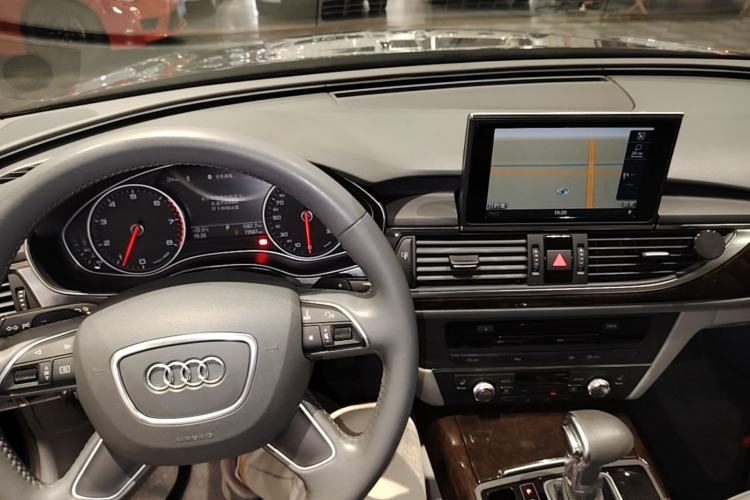 Used Audi A6L 2014 TFSI Comfort Model Center Console