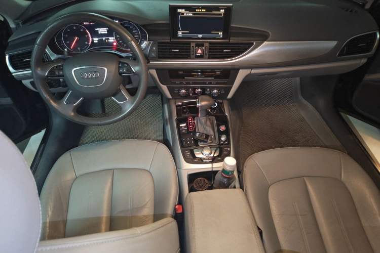 Used Audi A6L 2014 30 FSI Technology Model Center Console