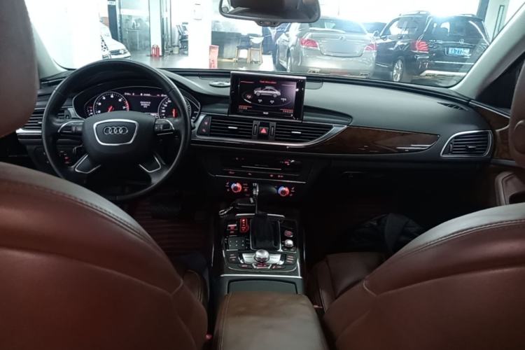 Used Audi A6L 2014 35 FSI Luxury Edition Center Console