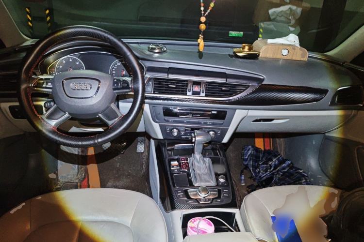 Used Audi A6L 2014 30 FSI Comfort Model Center Console