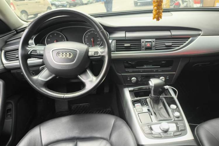 Used Audi A6L 2014 TFSI Comfort Model Center Console