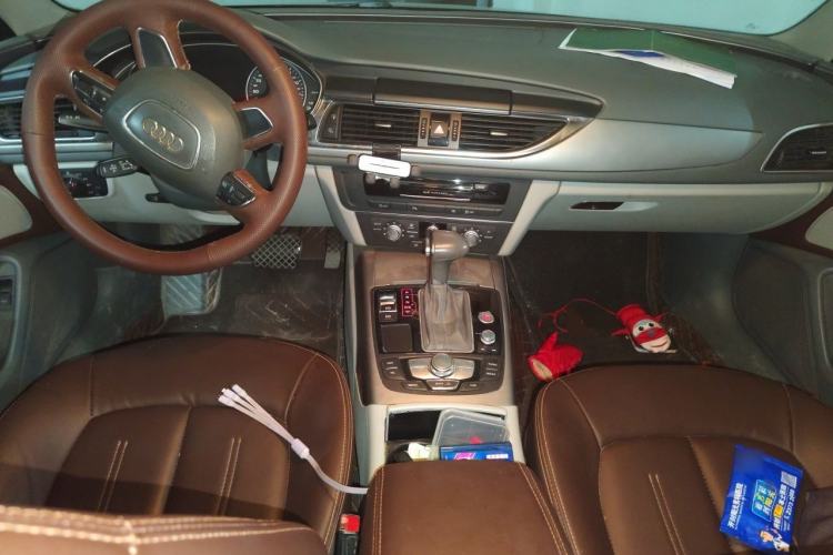 Used Audi A6L 2014 30 FSI Technology Model Center Console